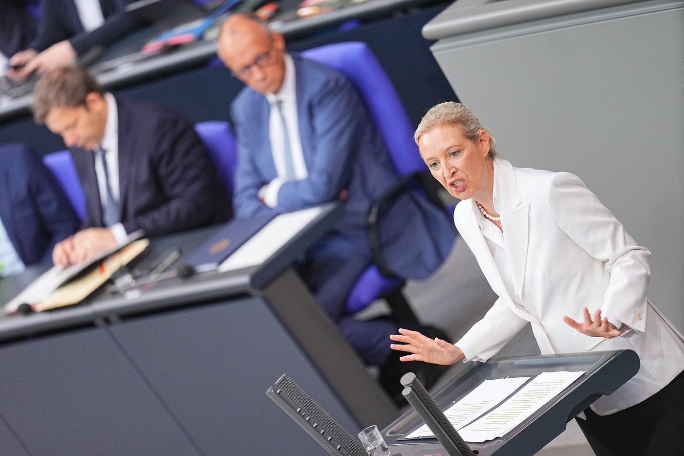German far-right party taunts chancellor after its election triumph. He says it won't win a majority | iNFOnews.ca