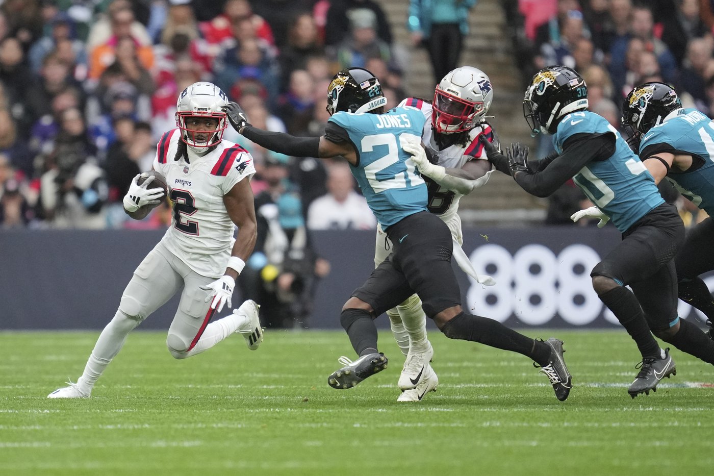 The Patriots lost their sixth straight game, and coach Jerod Mayo is calling his team 'soft' | iNFOnews.ca