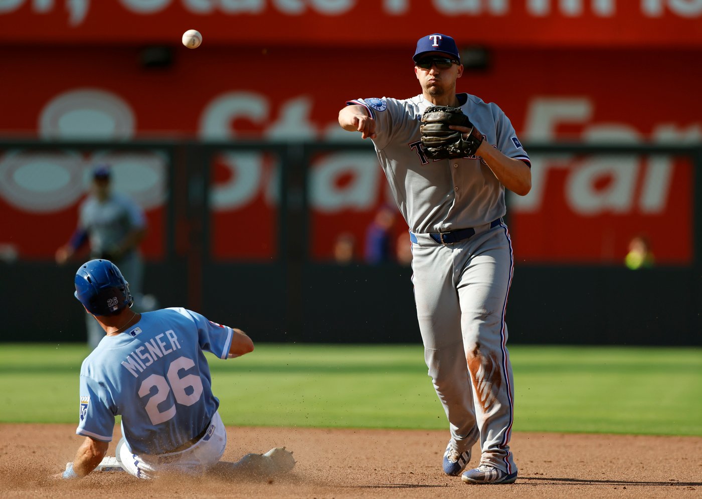 Rangers shortstop Corey Seager dealing with mild concussion, says manager Skip Schumaker | iNFOnews.ca