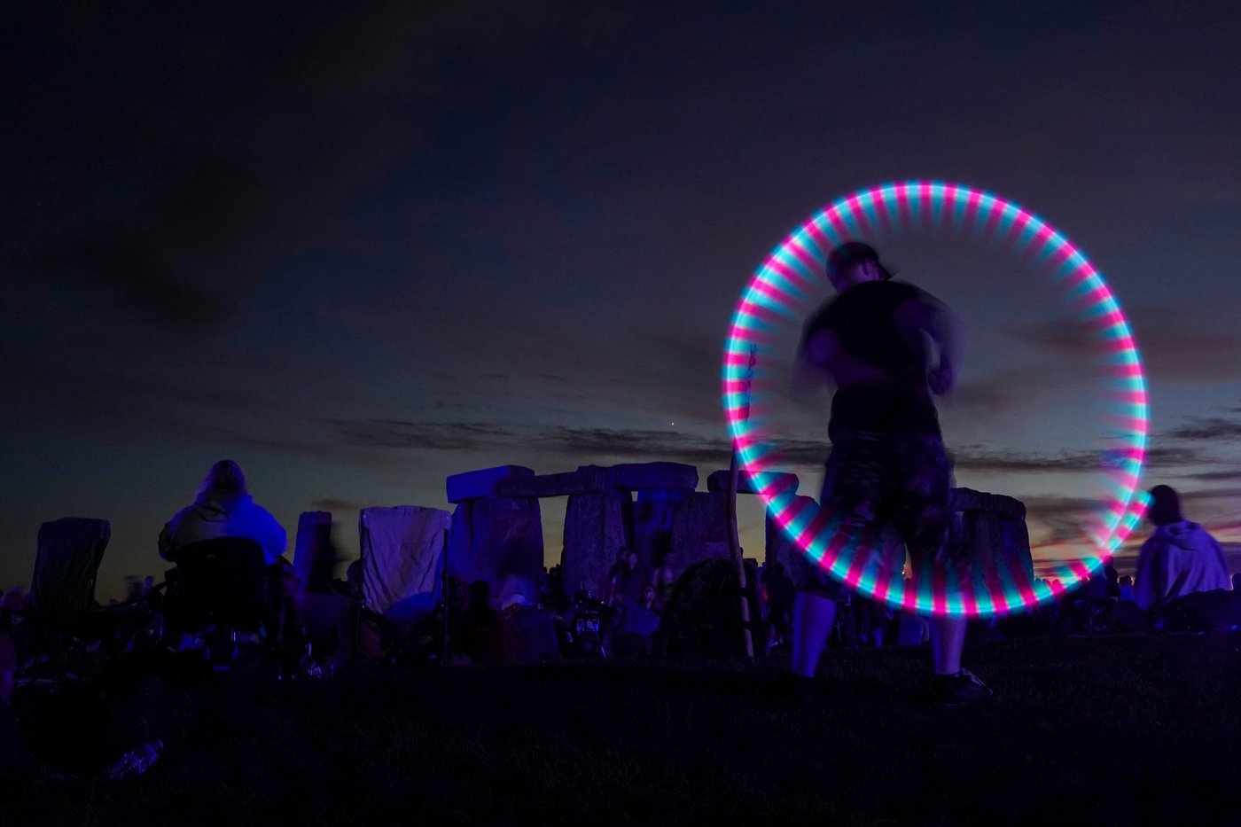 Welcoming the longest day at Stonehenge, in photos | iNFOnews.ca
