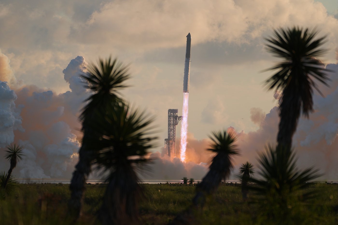 SpaceX's supersized Starship launches into orbit for the first time but flight ends early | iNFOnews.ca SpaceX's supersized Starship launches into orbit for the first time but flight ends early | iNFOnews.ca