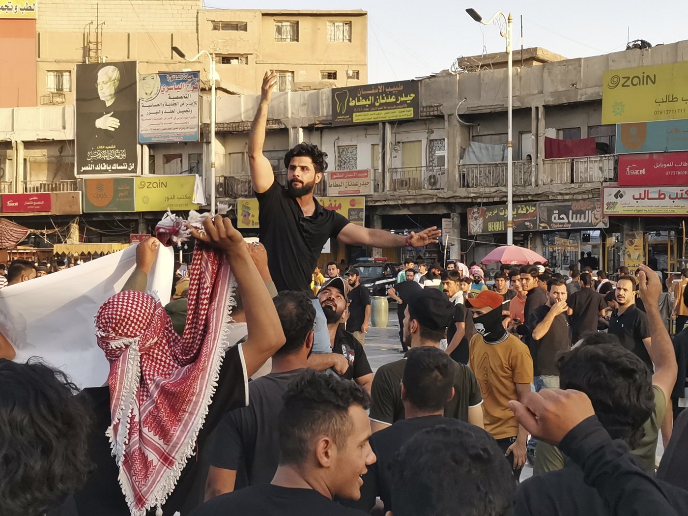 Clashes break out at protests over arrested activists in southern Iraq | iNFOnews.ca