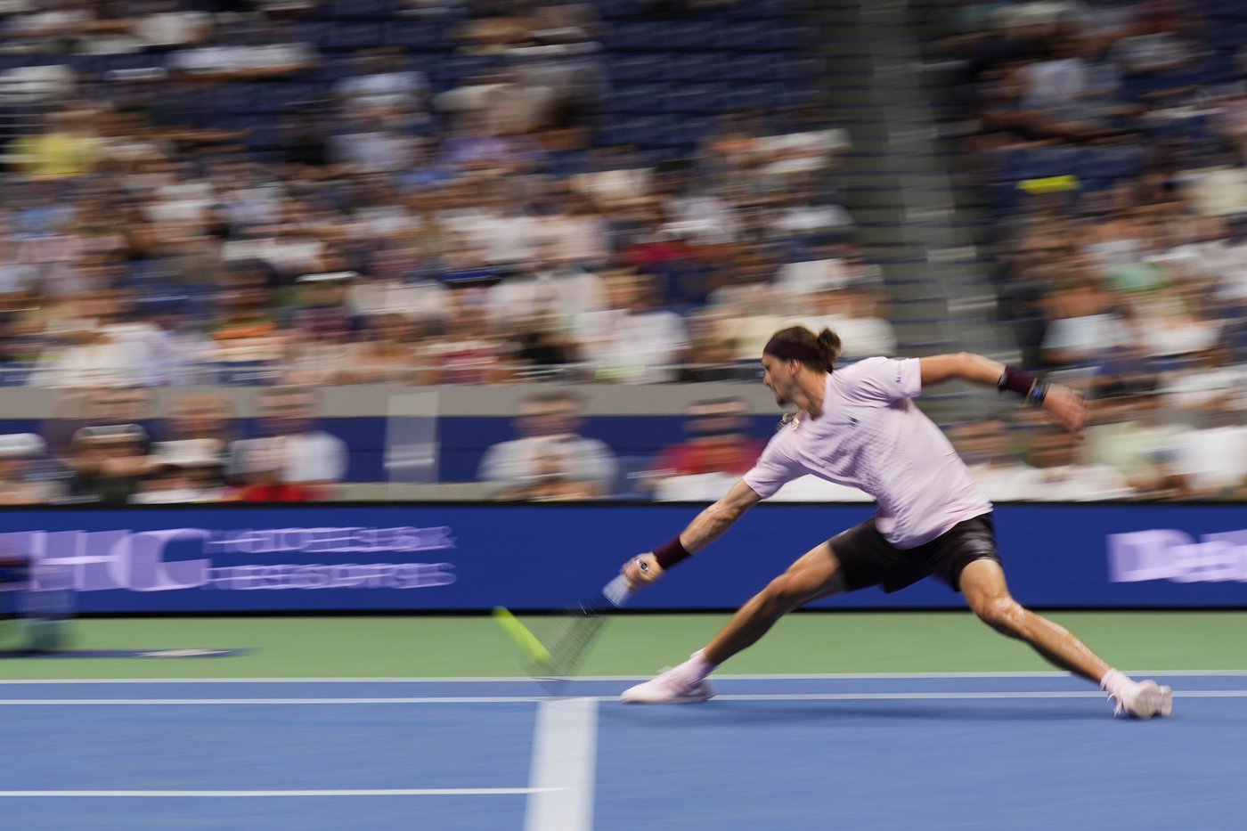 Eala, Osaka and Zverev advance, while No. 3 Auger-Aliassime falls at the US Open | iNFOnews.ca