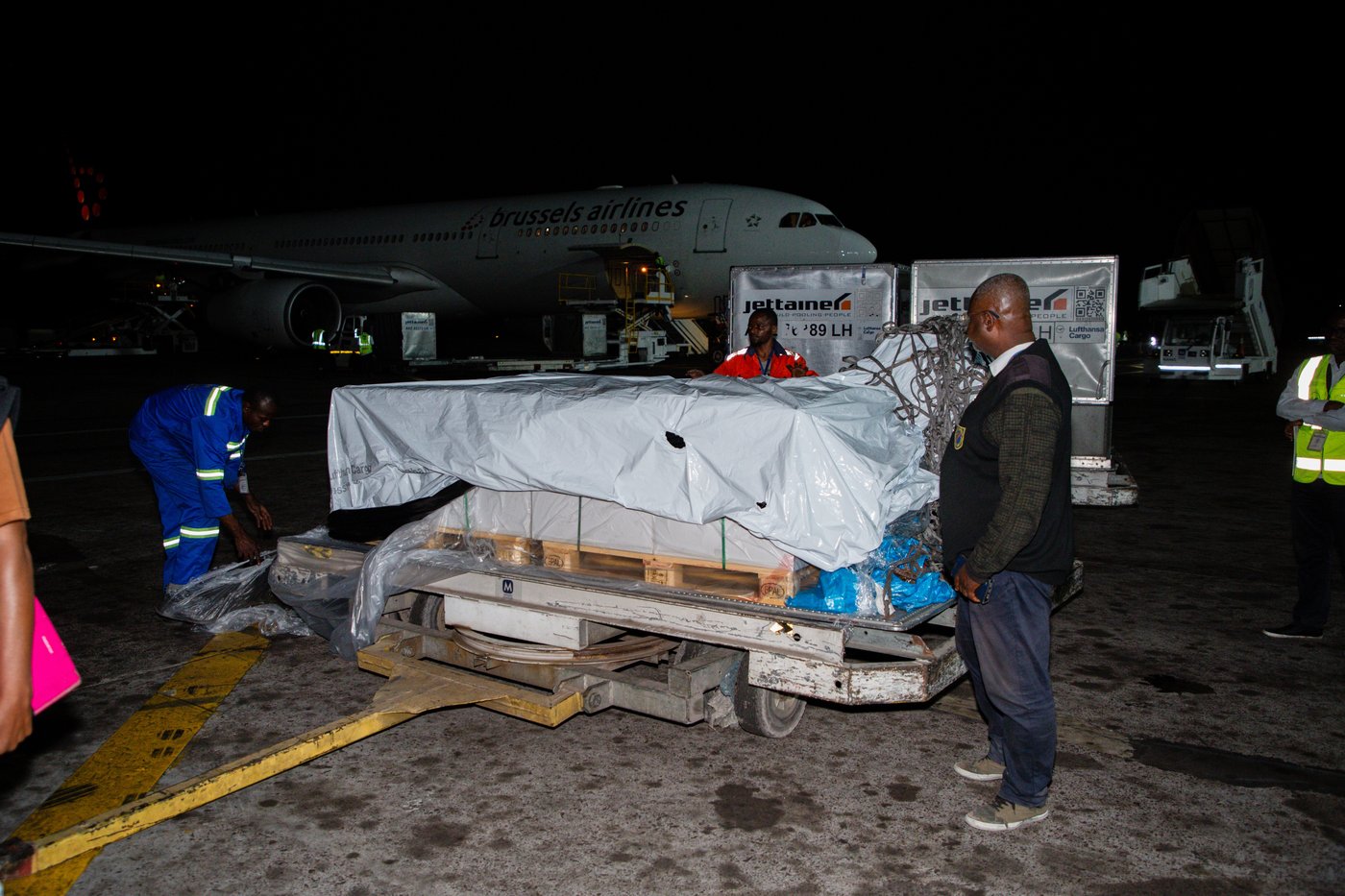 Congo begins vaccinations to fight the fastest-growing Ebola outbreak in history | iNFOnews.ca
