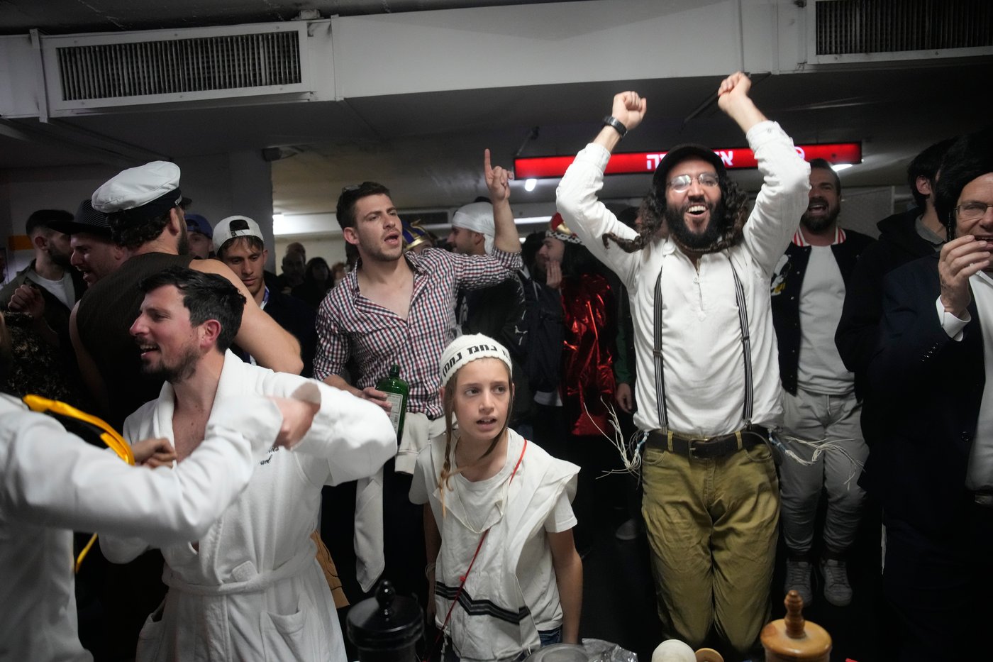 Photos show Israel after Iran retaliated with missiles | iNFOnews.ca