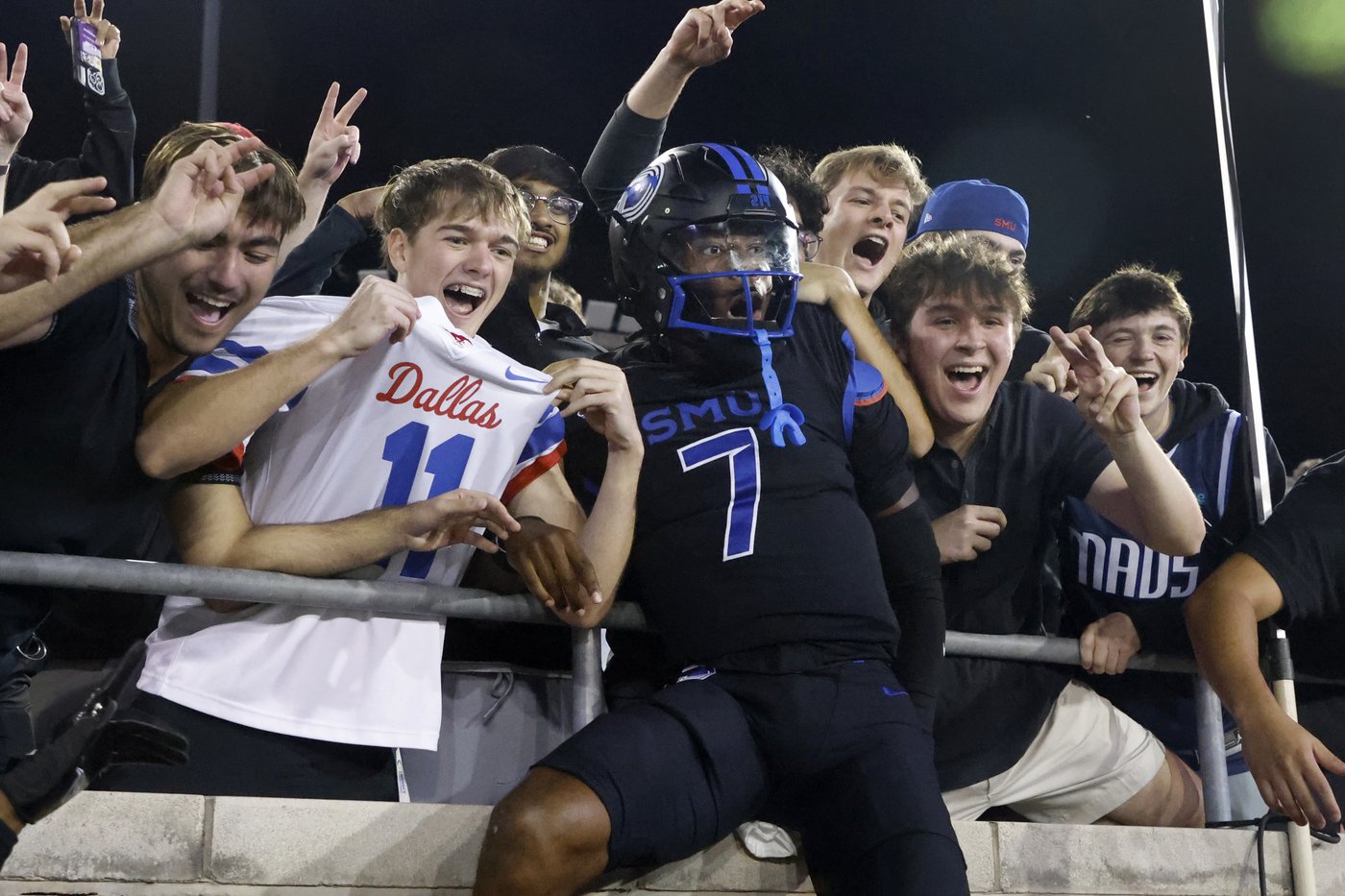 No. 14 SMU moves closer to ACC title game by beating Boston College 38-28 for 7th win in a row | iNFOnews.ca No. 14 SMU moves closer to ACC title game by beating Boston College 38-28 for 7th win in a row | iNFOnews.ca