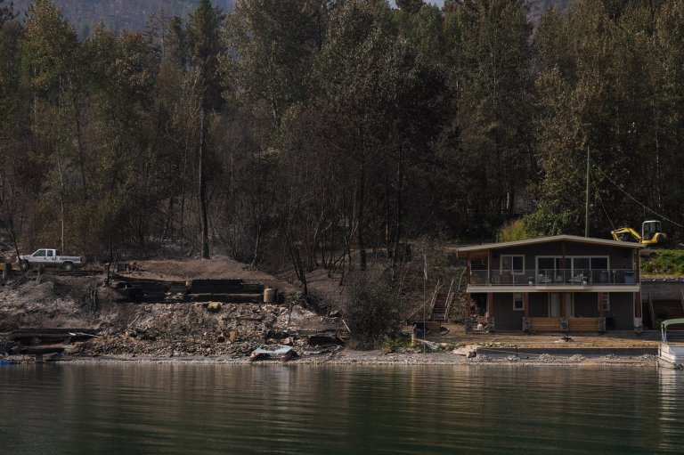 Officials urging British Columbia residents to obey wildfire evacuation orders | iNFOnews.ca