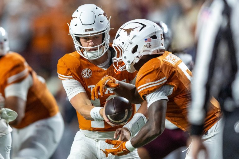 Arch Manning leads No. 16 Texas to 27-17 win over No. 3 Texas A&M, ending Aggies' perfect season | iNFOnews.ca