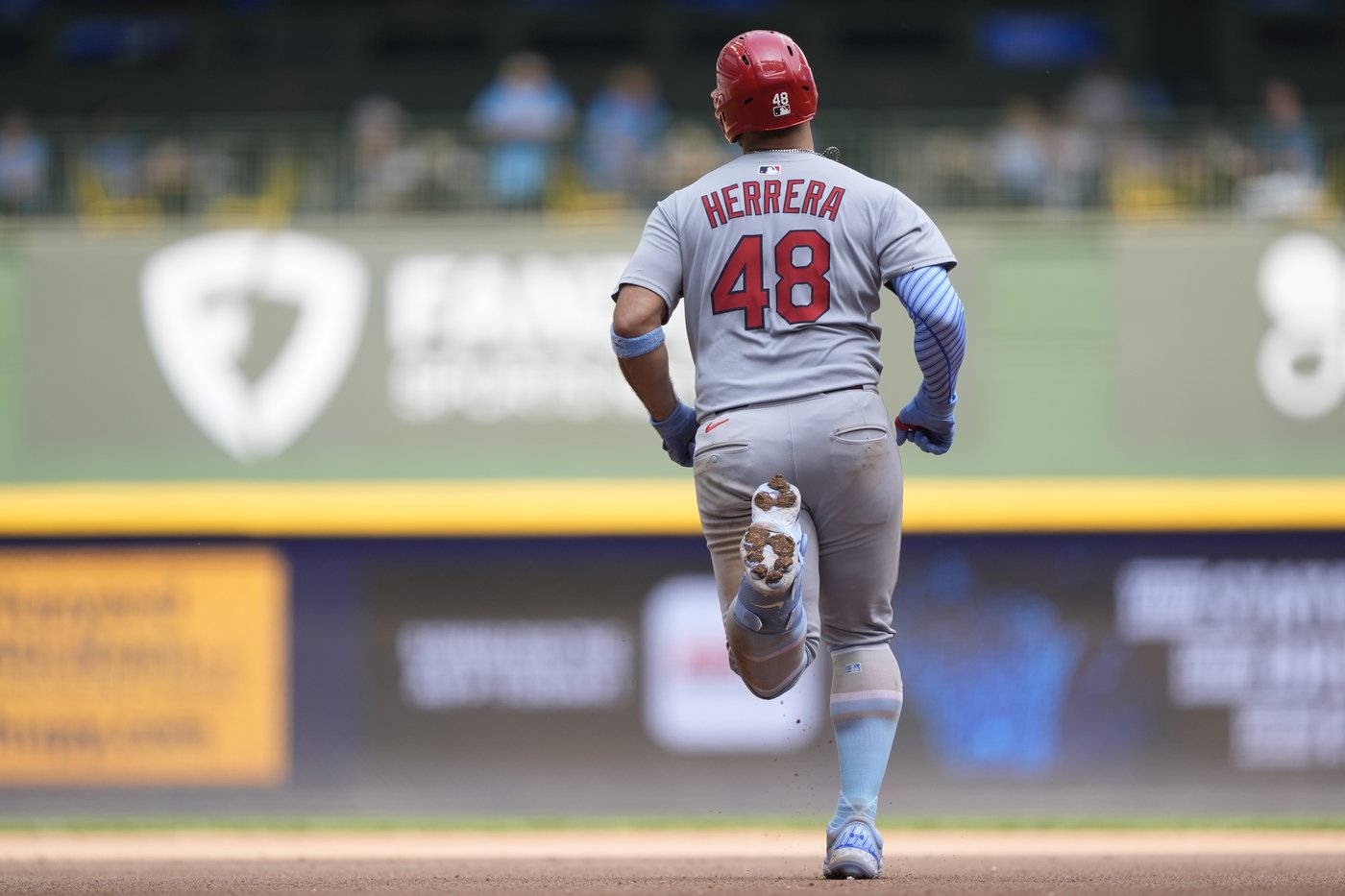 Yelich homers and Megill escapes a 9th-inning jam as the Brewers top the Cardinals 3-2 | iNFOnews.ca Yelich homers and Megill escapes a 9th-inning jam as the Brewers top the Cardinals 3-2 | iNFOnews.ca
