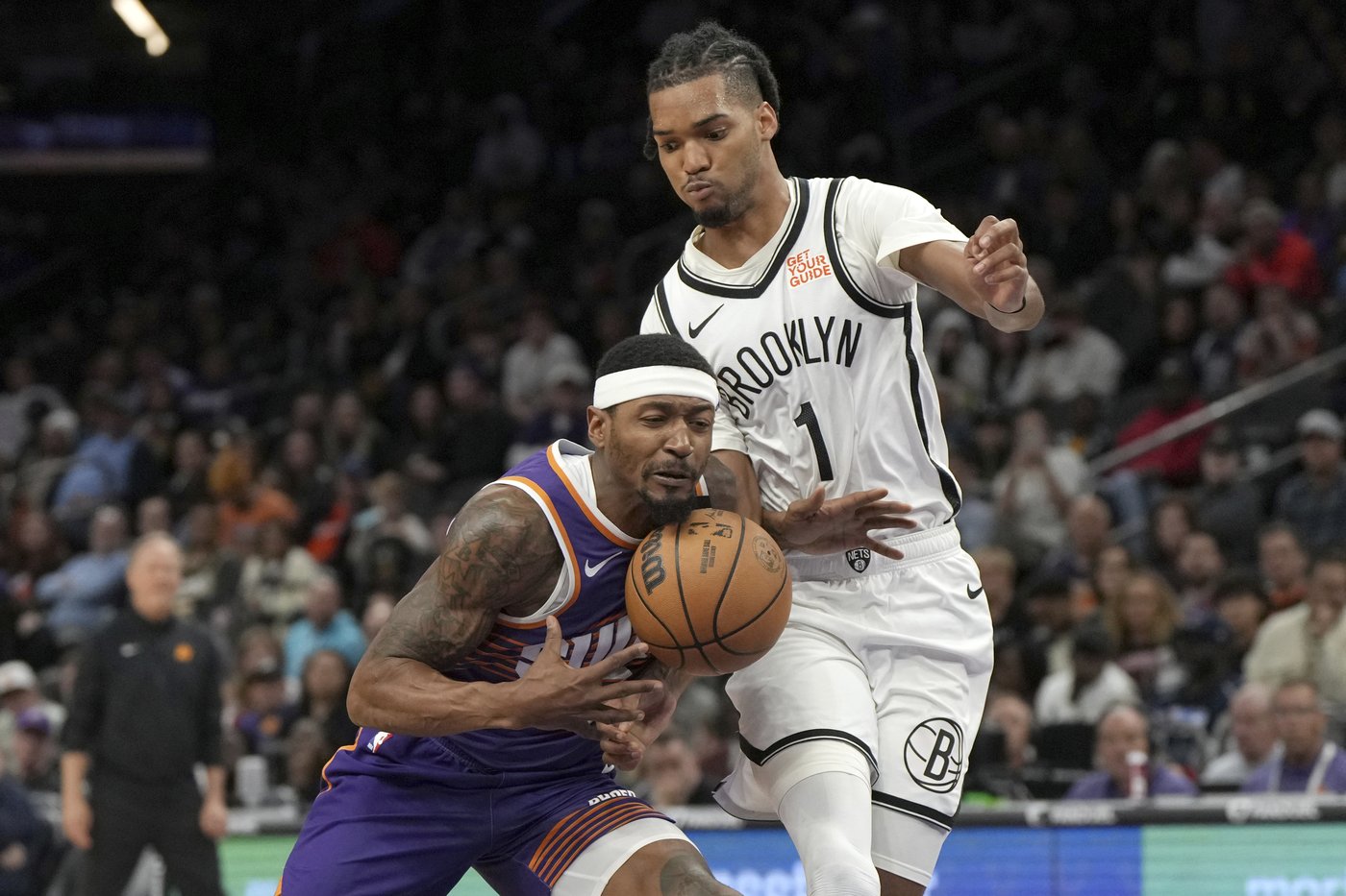 Suns guard Bradley Beal limps off court in 4th quarter of Phoenix's loss to Nets | iNFOnews.ca Suns guard Bradley Beal limps off court in 4th quarter of Phoenix's loss to Nets | iNFOnews.ca