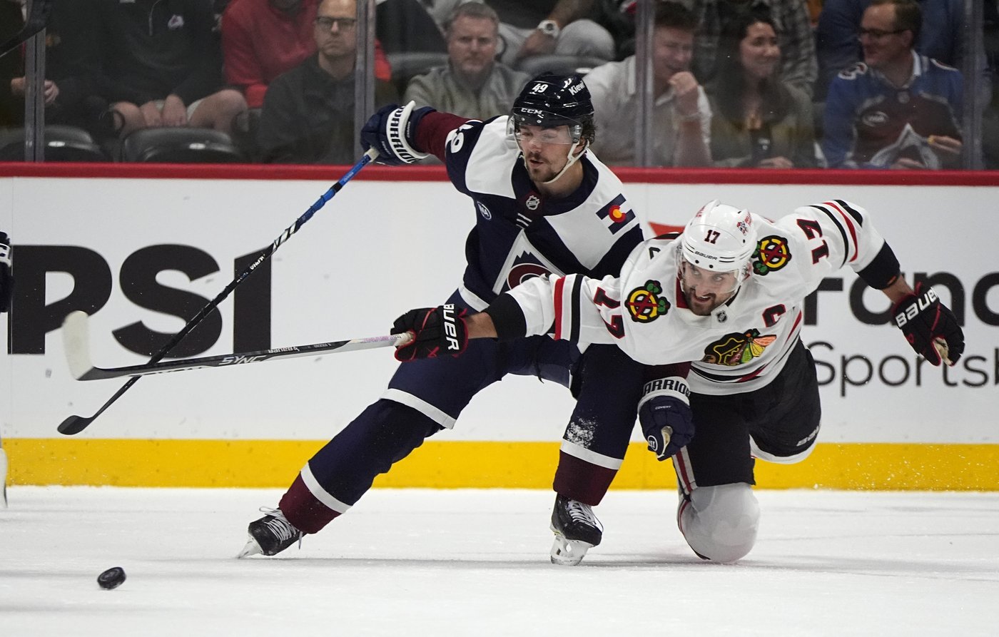 Donato scores twice as Blackhawks beat Avalanche 5-2 to snap a 4-game skid | iNFOnews.ca