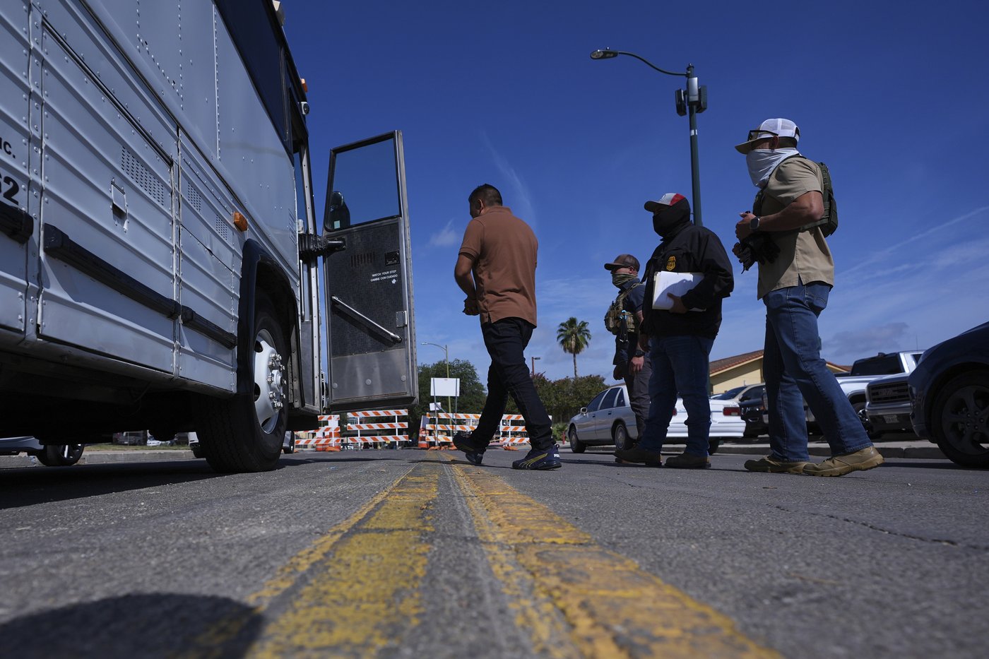 Judge pauses Trump administration's push to expand fast-track deportations | iNFOnews.ca