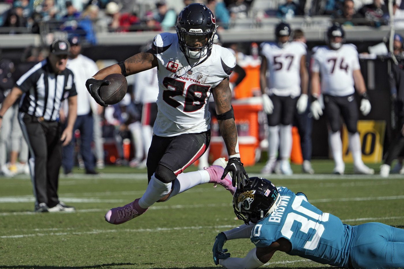 Texans find momentum heading into bye with 23-20 win at Jaguars after knocking out QB Lawrence | iNFOnews.ca Texans find momentum heading into bye with 23-20 win at Jaguars after knocking out QB Lawrence | iNFOnews.ca