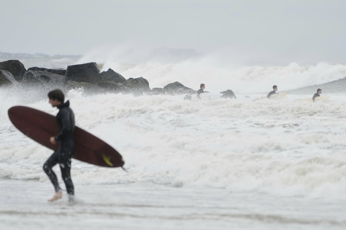 Erin weakens to post-tropical cyclone, moving out to sea as it batters East Coast with wind, waves | iNFOnews.ca