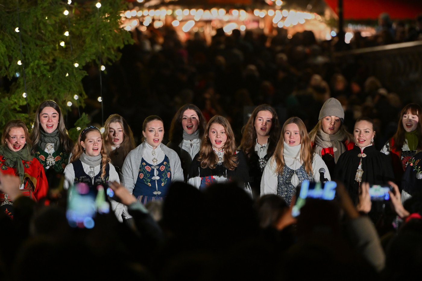 Norway donates a Christmas tree to London every year. Here's how the tradition began | iNFOnews.ca