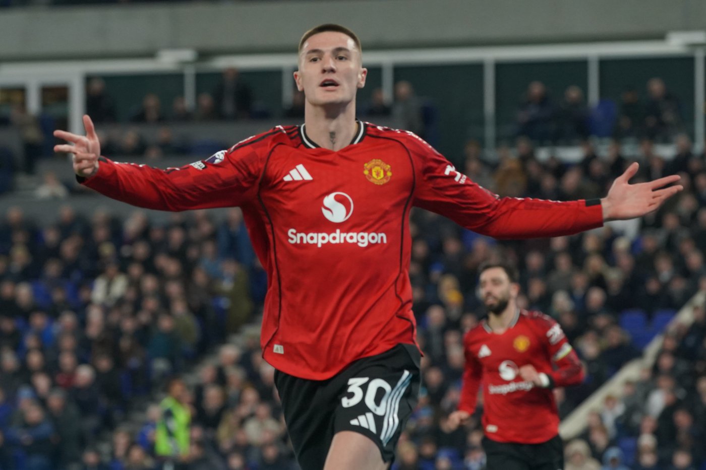 Supersub strikes again as Sesko gives Man United win at Everton | iNFOnews.ca