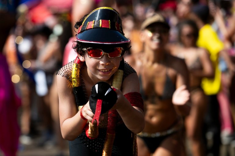 Rio police in 'Money Heist' and Jason masks apprehend Carnival phone thieves | iNFOnews.ca