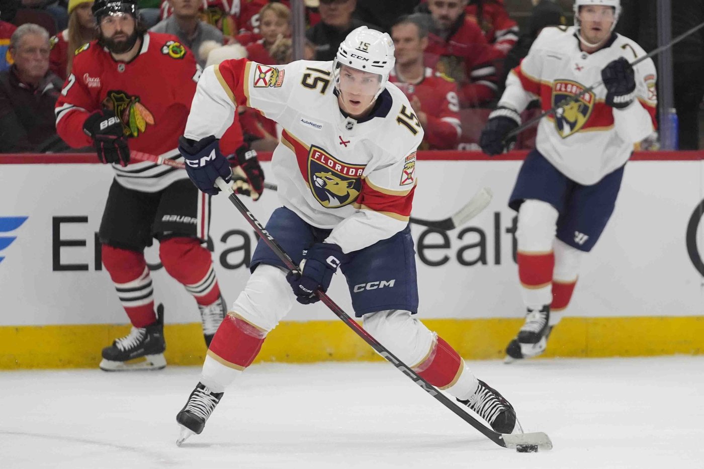 Mrazek makes 32 saves as the Blackhawks beat the Panthers 3-1 | iNFOnews.ca