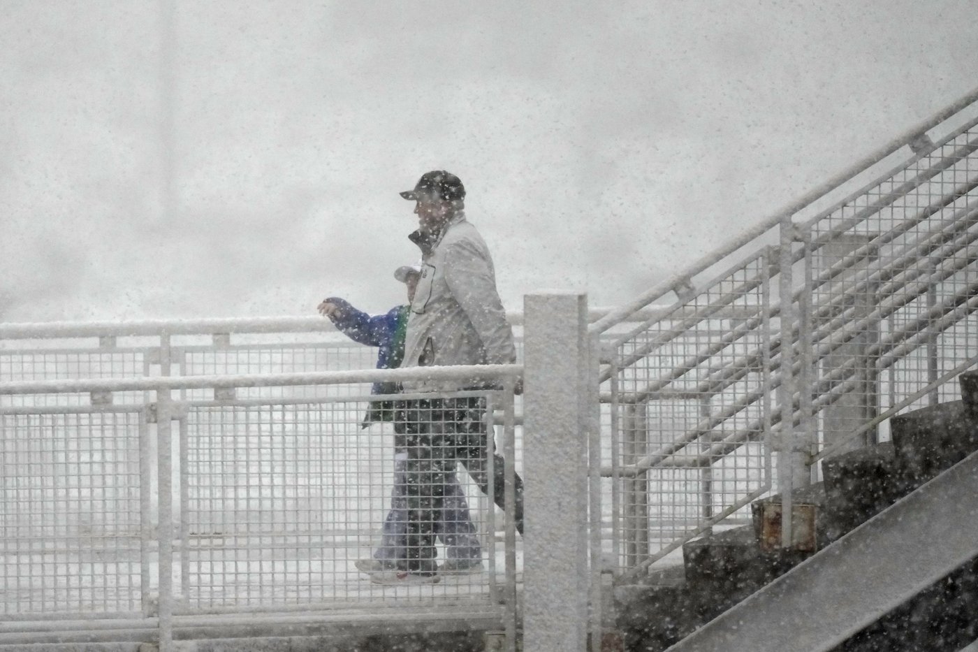 A late spring snowstorm slams Colorado, closing schools and disrupting commuters | iNFOnews.ca A late spring snowstorm slams Colorado, closing schools and disrupting commuters | iNFOnews.ca