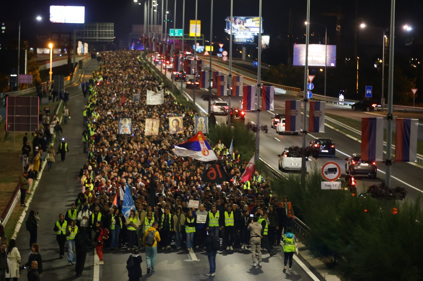 Thousands march in Serbia in persistent resistance to autocratic leader Vucic | iNFOnews.ca Thousands march in Serbia in persistent resistance to autocratic leader Vucic | iNFOnews.ca