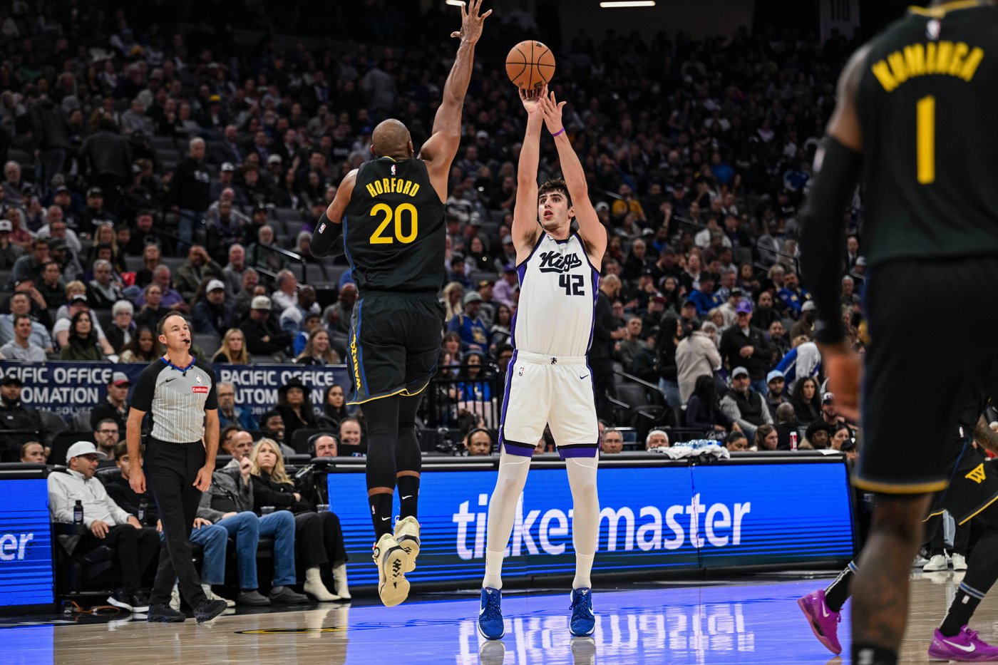 Westbrook's triple-double and Schroder's clutch run lift Kings over Warriors 121-116 | iNFOnews.ca Westbrook's triple-double and Schroder's clutch run lift Kings over Warriors 121-116 | iNFOnews.ca