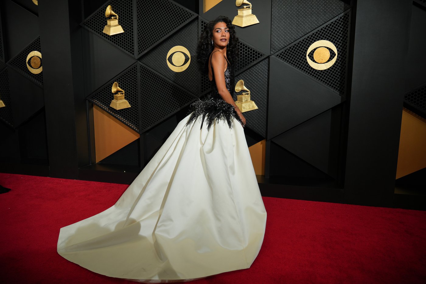 Addison Rae, Olivia Dean and other rising stars take up space on Grammys red carpet | iNFOnews.ca