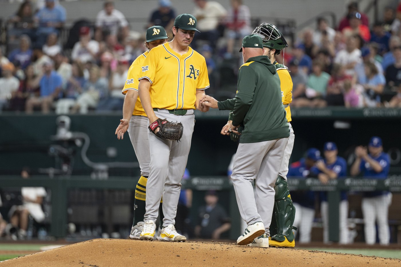 Jacob deGrom gets his 1st win in 2 years while Rangers have best offensive game to beat A's 15-2 | iNFOnews.ca