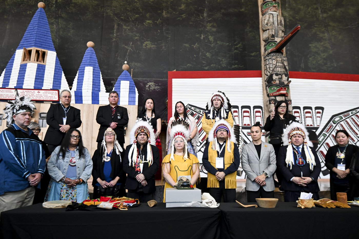 First Nations leaders unveil more items repatriated from the Vatican | iNFOnews.ca