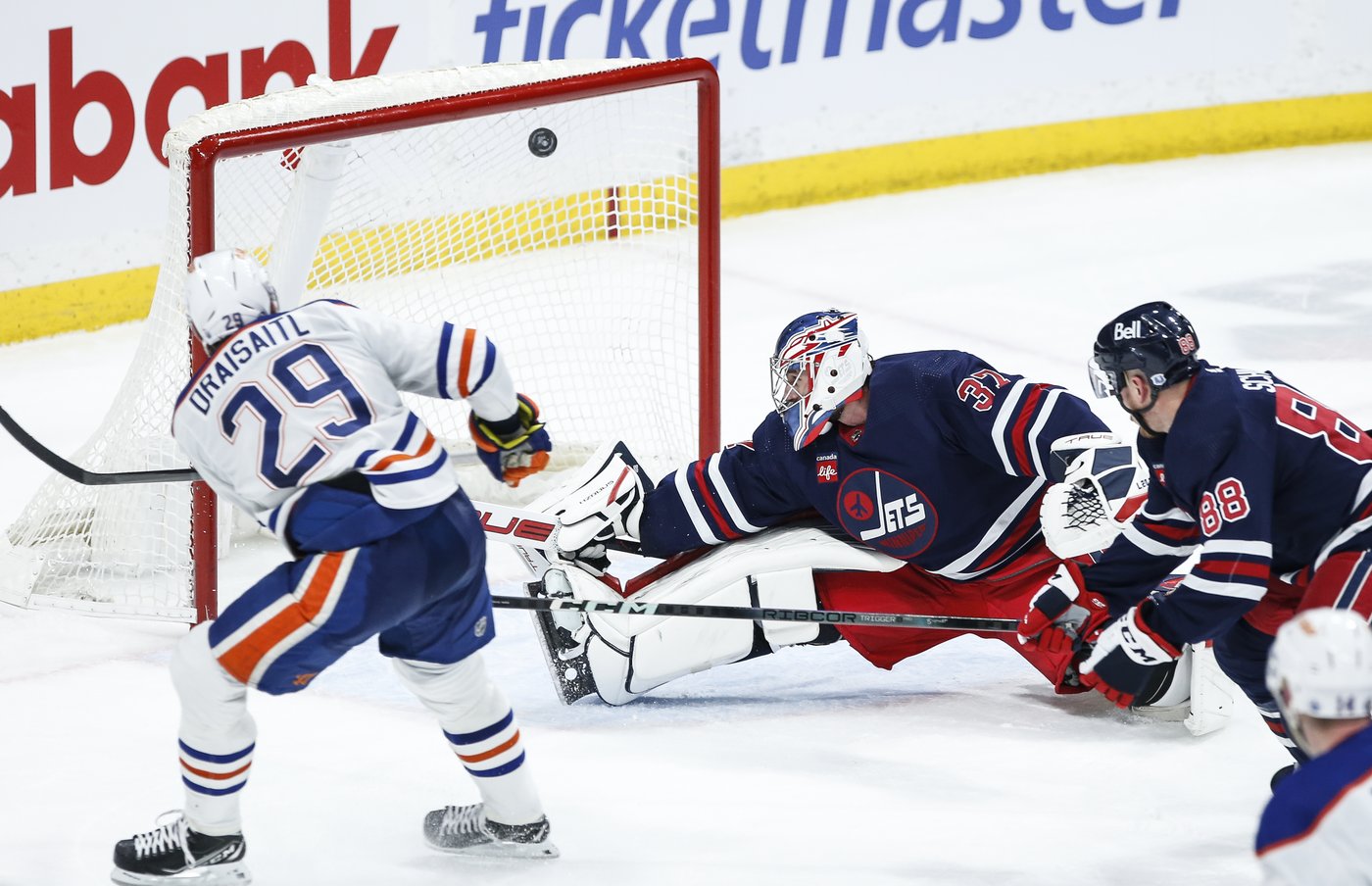 Draisaitl, Hellebuyck and Kucherov named Hart Trophy finalists | iNFOnews.ca