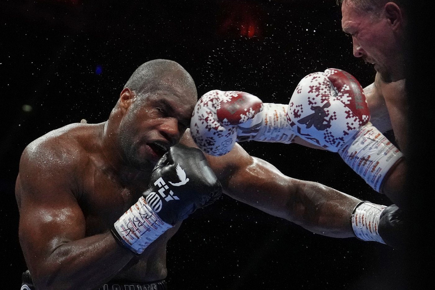 From 'bin man' jab to title stakes: Wardley and Dubois take it to the ring in Manchester | iNFOnews.ca