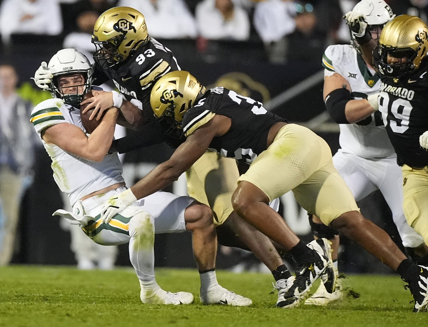 Sanders connects with Wester on Hail Mary in regulation, Colorado beats Baylor 38-31 in overtime | iNFOnews.ca