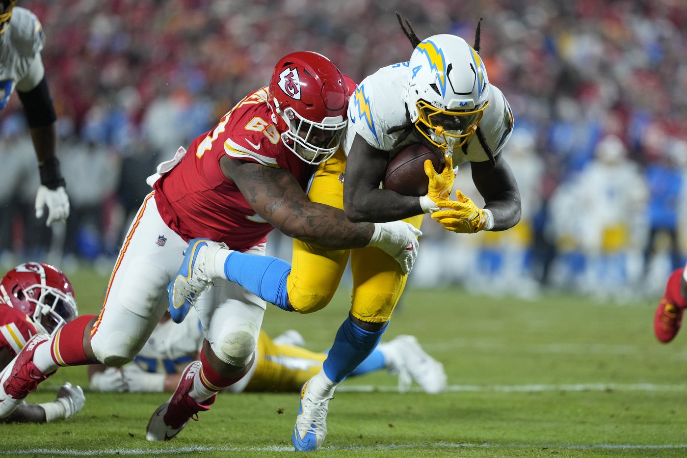 Chiefs win 9th straight AFC West title, beating Chargers 19-17 on bank-shot field goal | iNFOnews.ca Chiefs win 9th straight AFC West title, beating Chargers 19-17 on bank-shot field goal | iNFOnews.ca