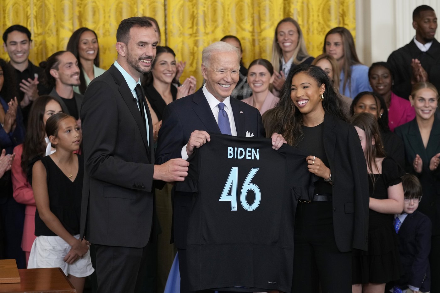 As he welcomes Gotham FC, Biden says “a woman can do anything a man can do," including be president | iNFOnews.ca