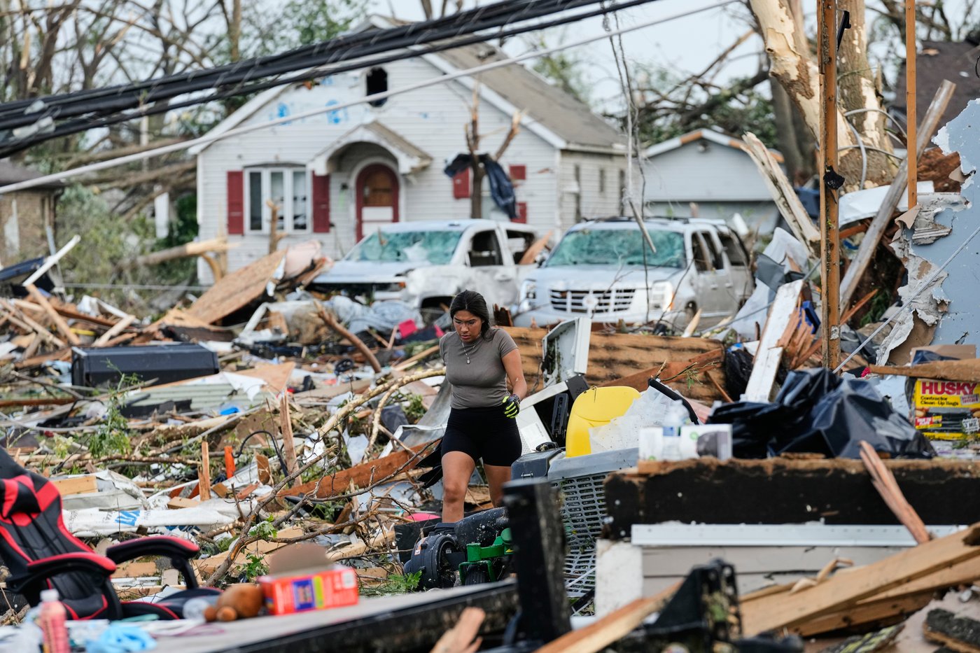 Wisconsin tornado causes extensive damage and cuts power to thousands of homes | iNFOnews.ca