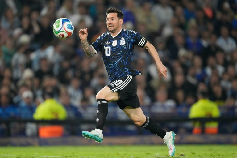 Argentina beats Mauritania 2-1 as fans roar for Messi to chase a sixth World Cup | iNFOnews.ca