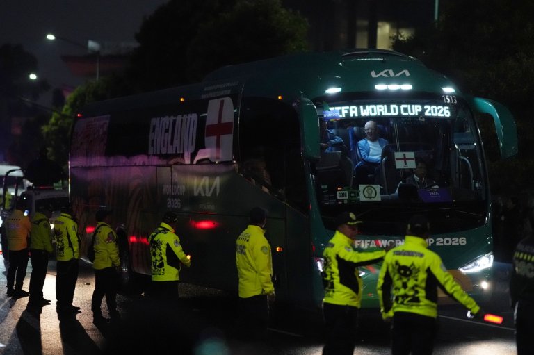 World Cup serenade: Mexican fans blast horns outside hotel to disrupt England players' sleep | iNFOnews.ca