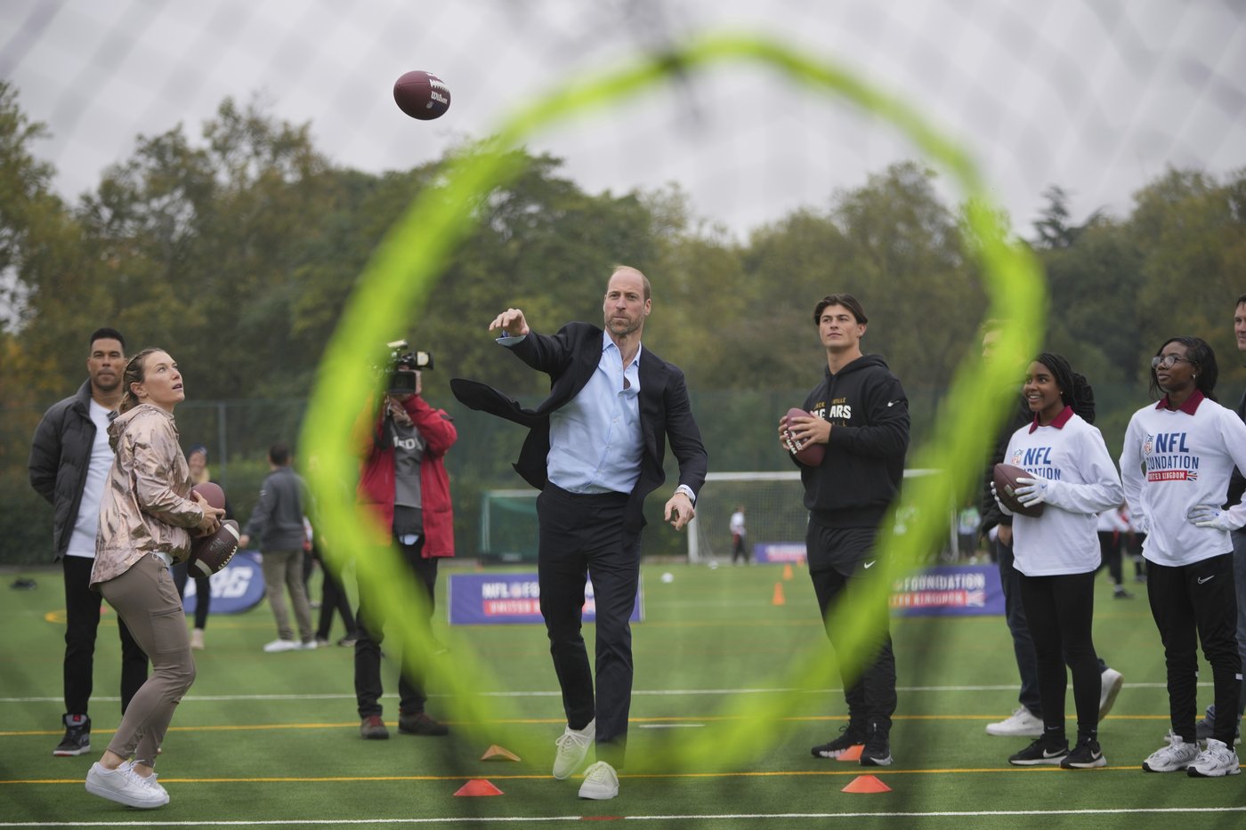 Royal arm: Prince William tries his hand at flag football in NFL event with kids in London | iNFOnews.ca Royal arm: Prince William tries his hand at flag football in NFL event with kids in London | iNFOnews.ca