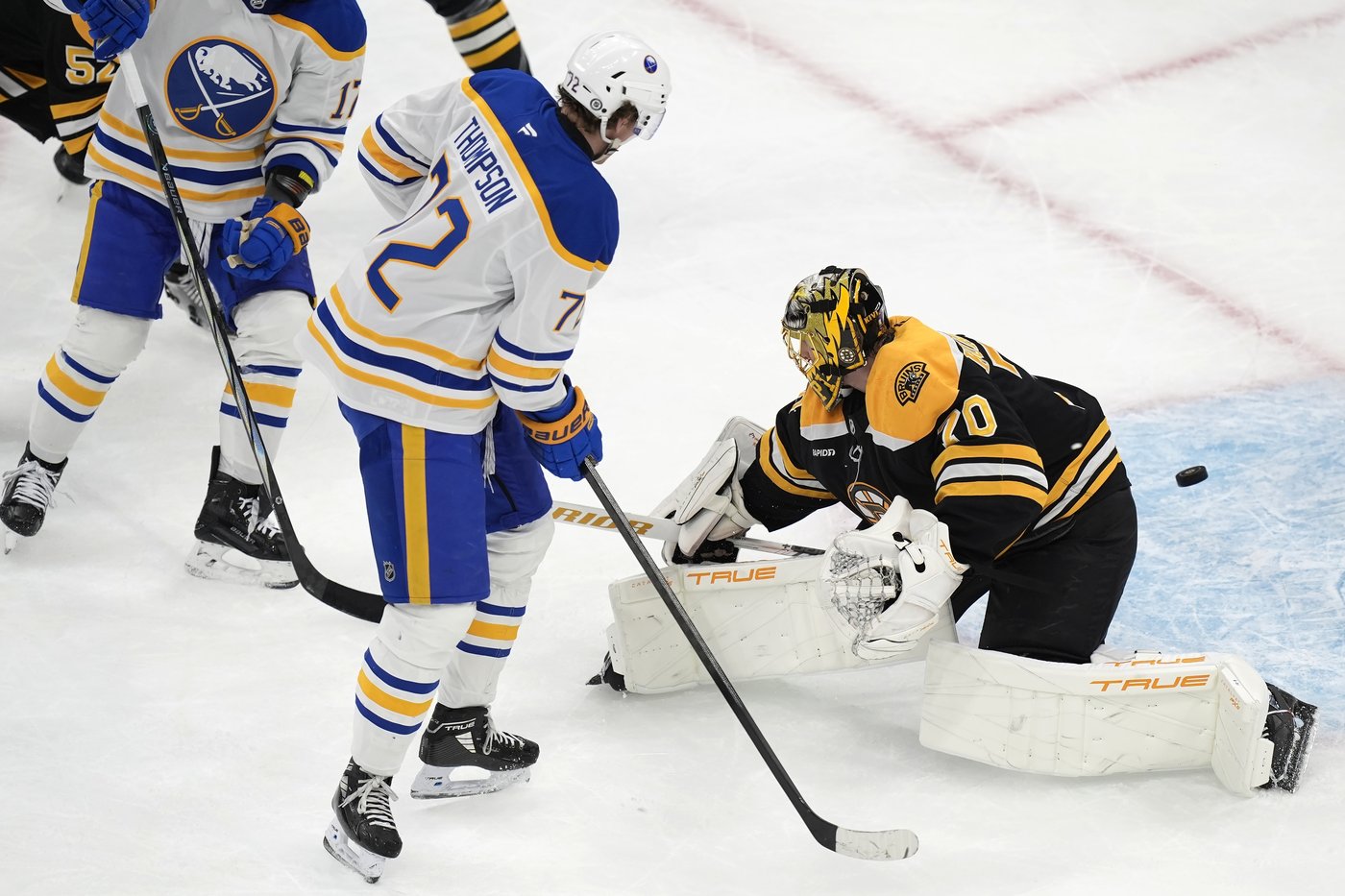 Morgan Geekie scores go-ahead goal as Bruins send Sabres to 13th straight loss with 3-1 win | iNFOnews.ca Morgan Geekie scores go-ahead goal as Bruins send Sabres to 13th straight loss with 3-1 win | iNFOnews.ca