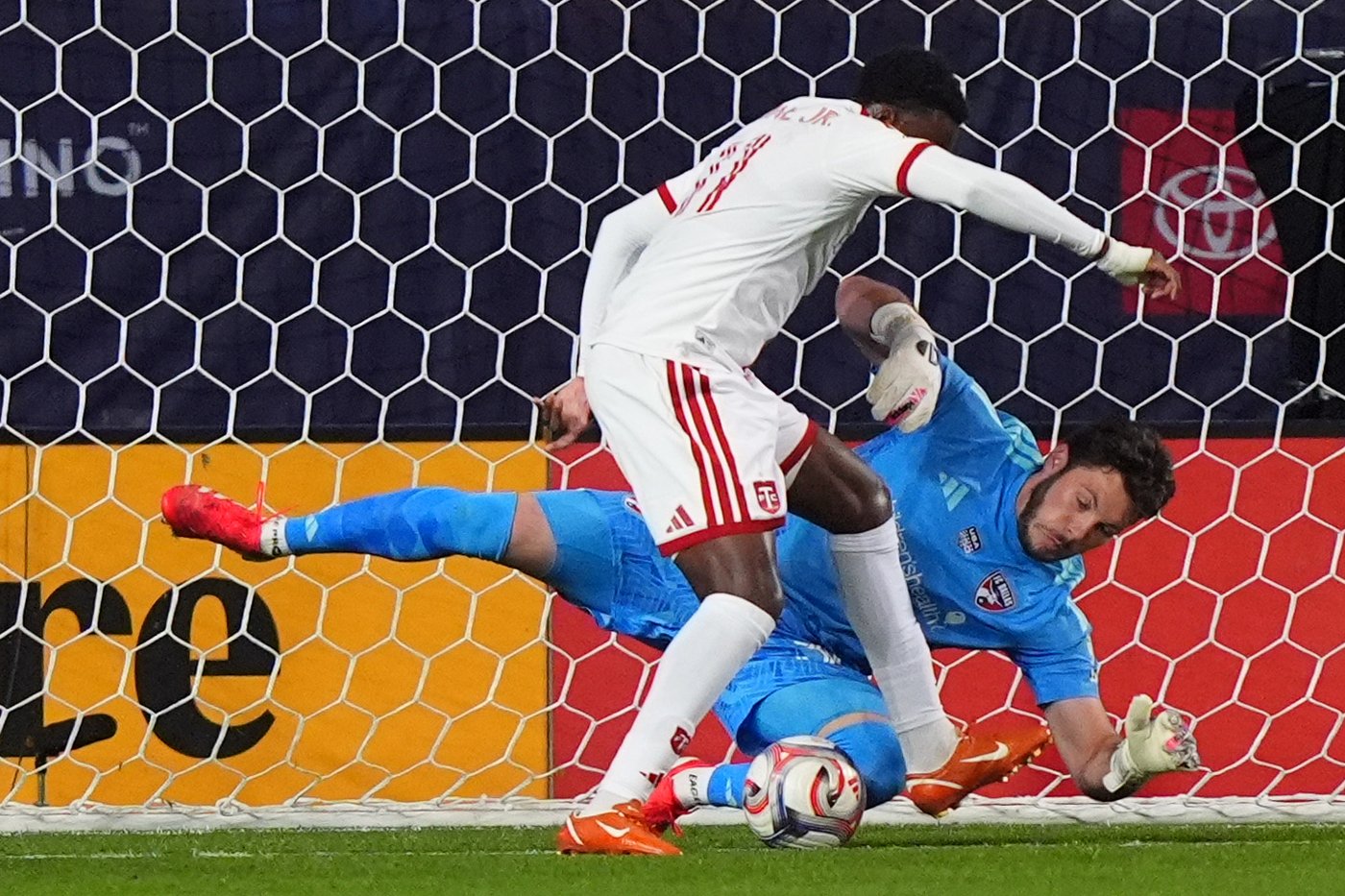 Petar Musa scores twice as Dallas beats Toronto 3-2 in MLS season opener | iNFOnews.ca