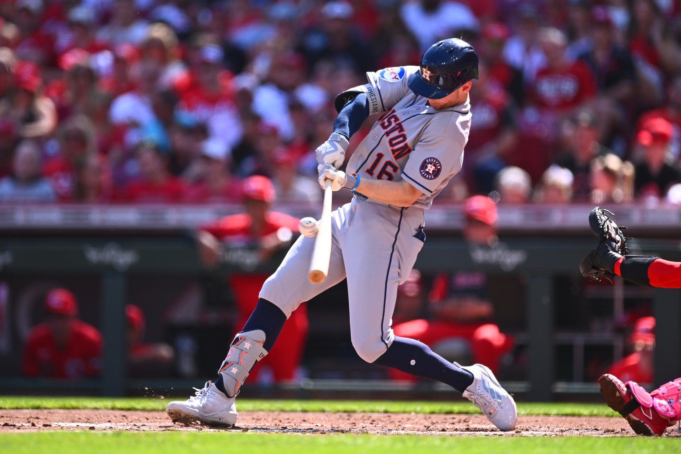 Chase Burns' strong start and a big fifth inning help Reds snap 8-game skid with 3-1 win over Astros | iNFOnews.ca