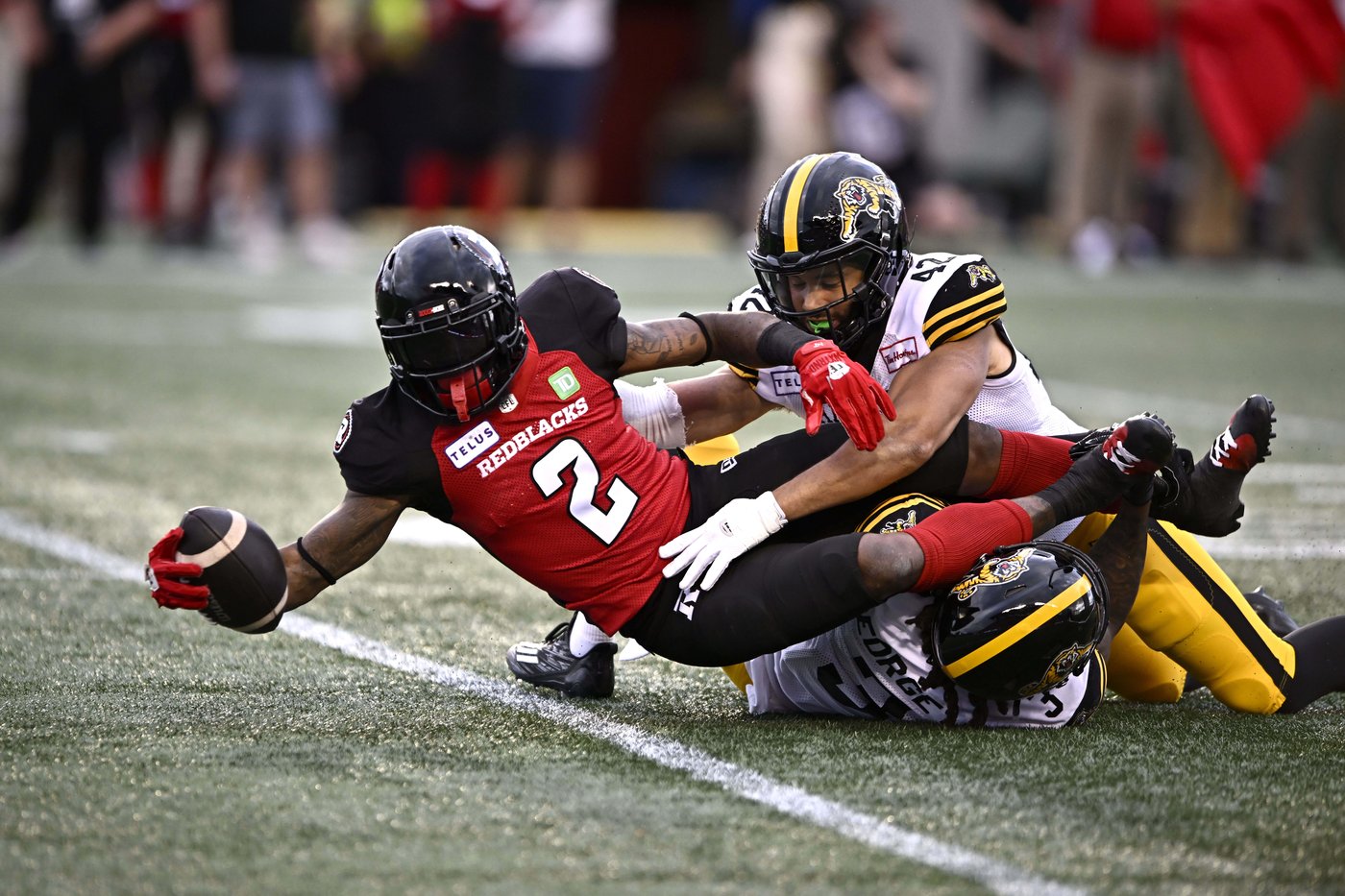 Ottawa Redblacks re-sign American receivers Hardy, Addison | iNFOnews.ca