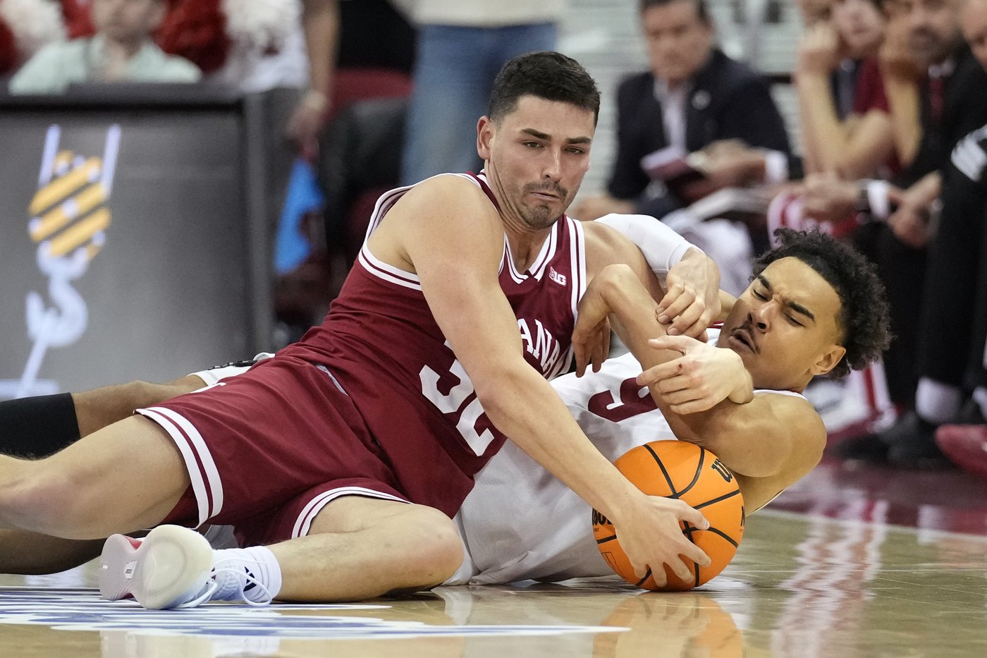 No. 21 Wisconsin breezes past Indiana 76-64 to beat Hoosiers in Madison for 21st straight time | iNFOnews.ca