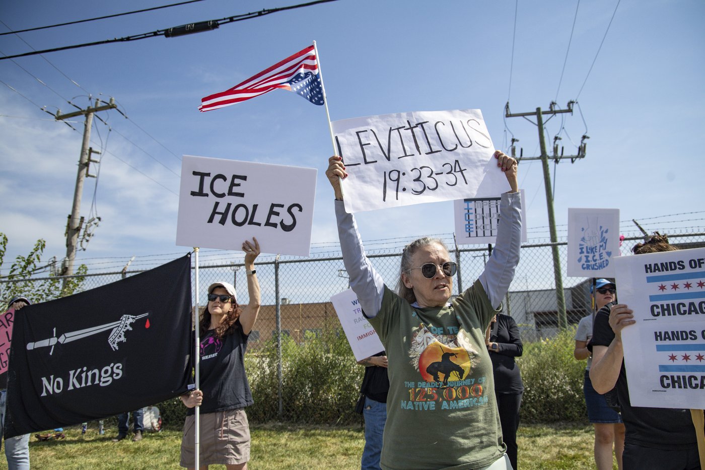 As immigration arrests spike in Chicago, activists escalate tactics to fight back | iNFOnews.ca