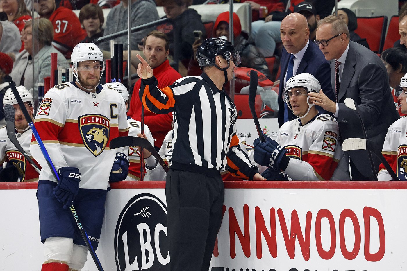 Greer, Lundell help Panthers beat back Hurricanes 6-3 | iNFOnews.ca