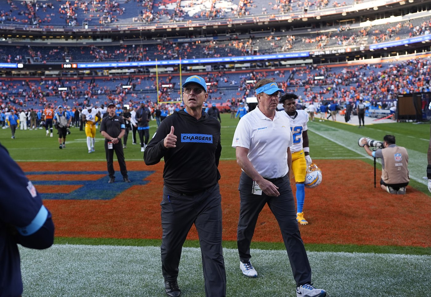 Jim Harbaugh misses part of Chargers' win over Broncos for treatment of irregular heartbeat | iNFOnews.ca