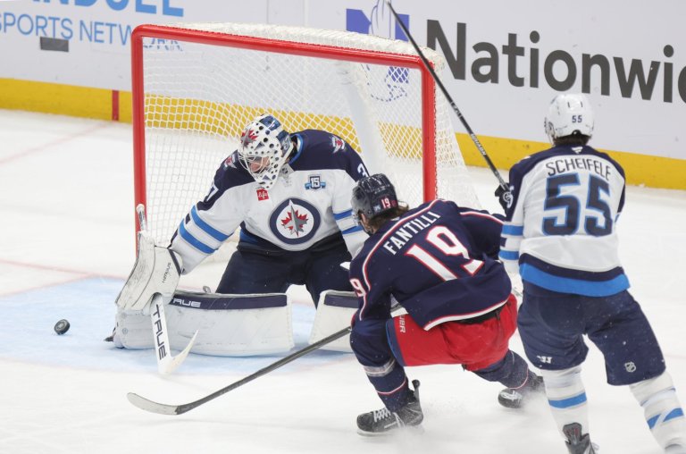 Hellebuyck, Jets left to deal with rapid fall from grace this season | iNFOnews.ca