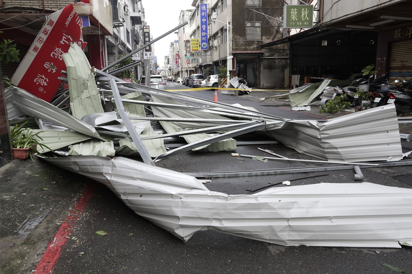 Work and travel resumes across Taiwan after Typhoon Krathon finally dissipates | iNFOnews.ca