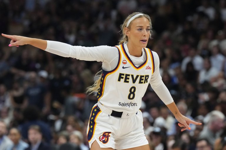 Fever reserve Sophie Cunningham draws boos at Tempo game | iNFOnews.ca