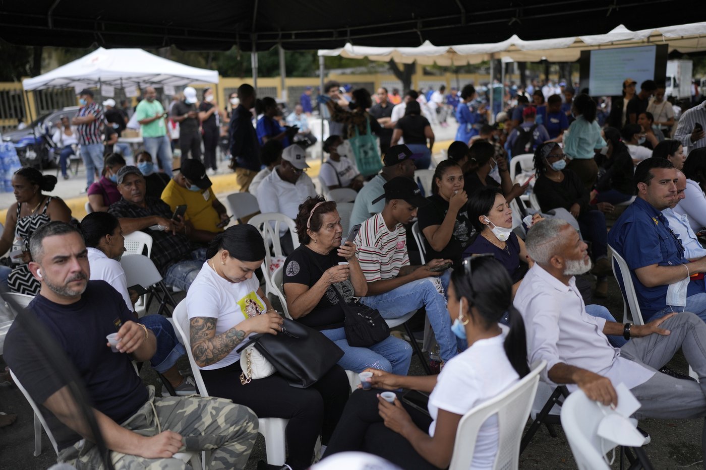 53 frantic hours of searching for survivors after the roof collapses at an iconic Dominican club | iNFOnews.ca 53 frantic hours of searching for survivors after the roof collapses at an iconic Dominican club | iNFOnews.ca