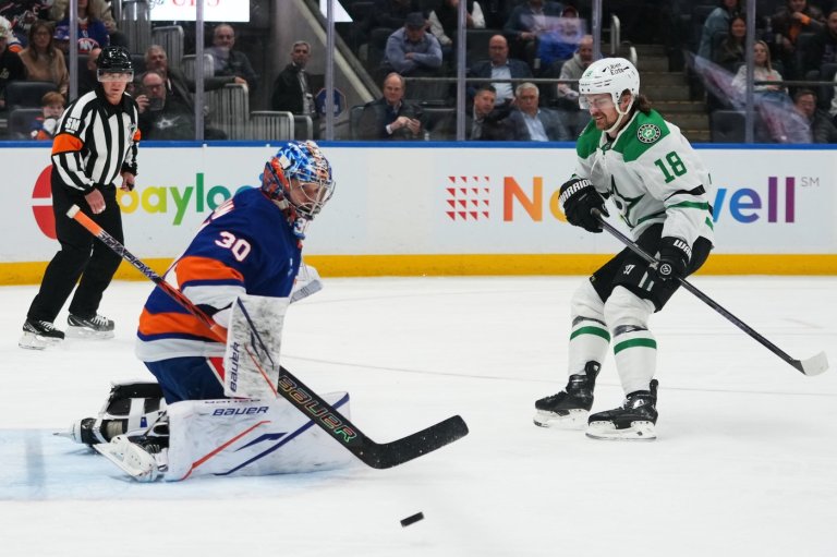 Ilya Sorokin shines against Stars to give the playoff-chasing Islanders a much-needed 2-1 win | iNFOnews.ca